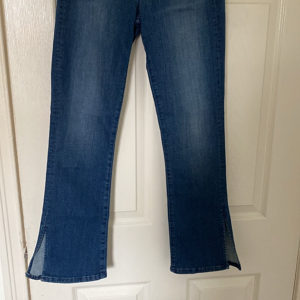 Women's Blue Jeans - Picture 3 of 4